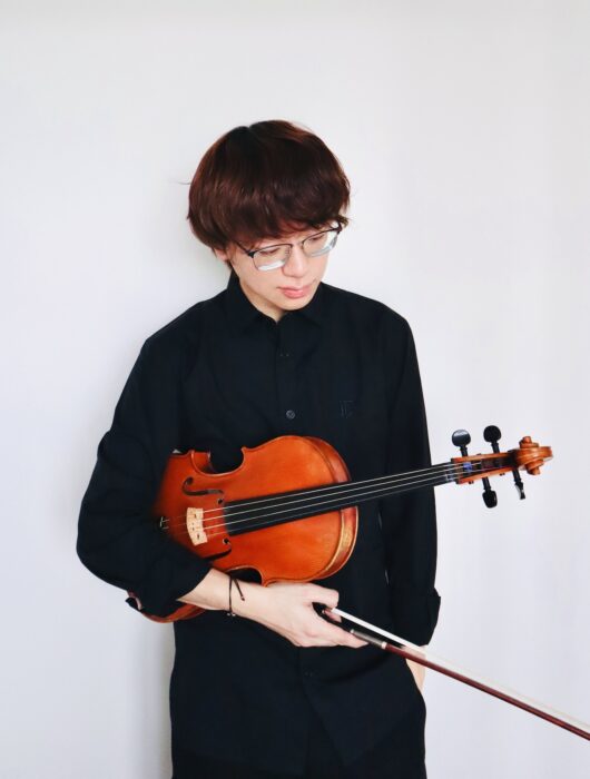 Yuchen Lu, viola