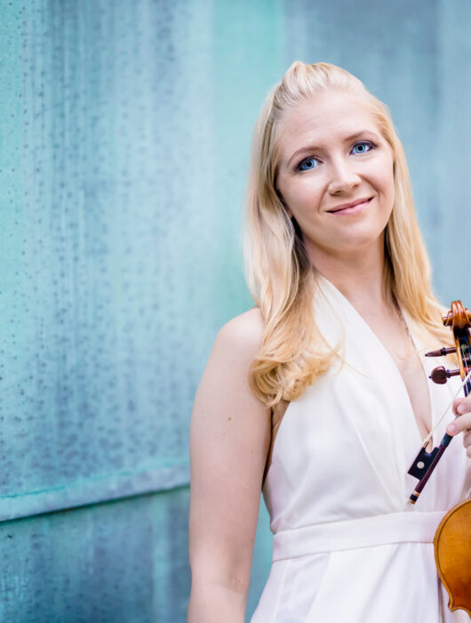 Julia Glenn, violin